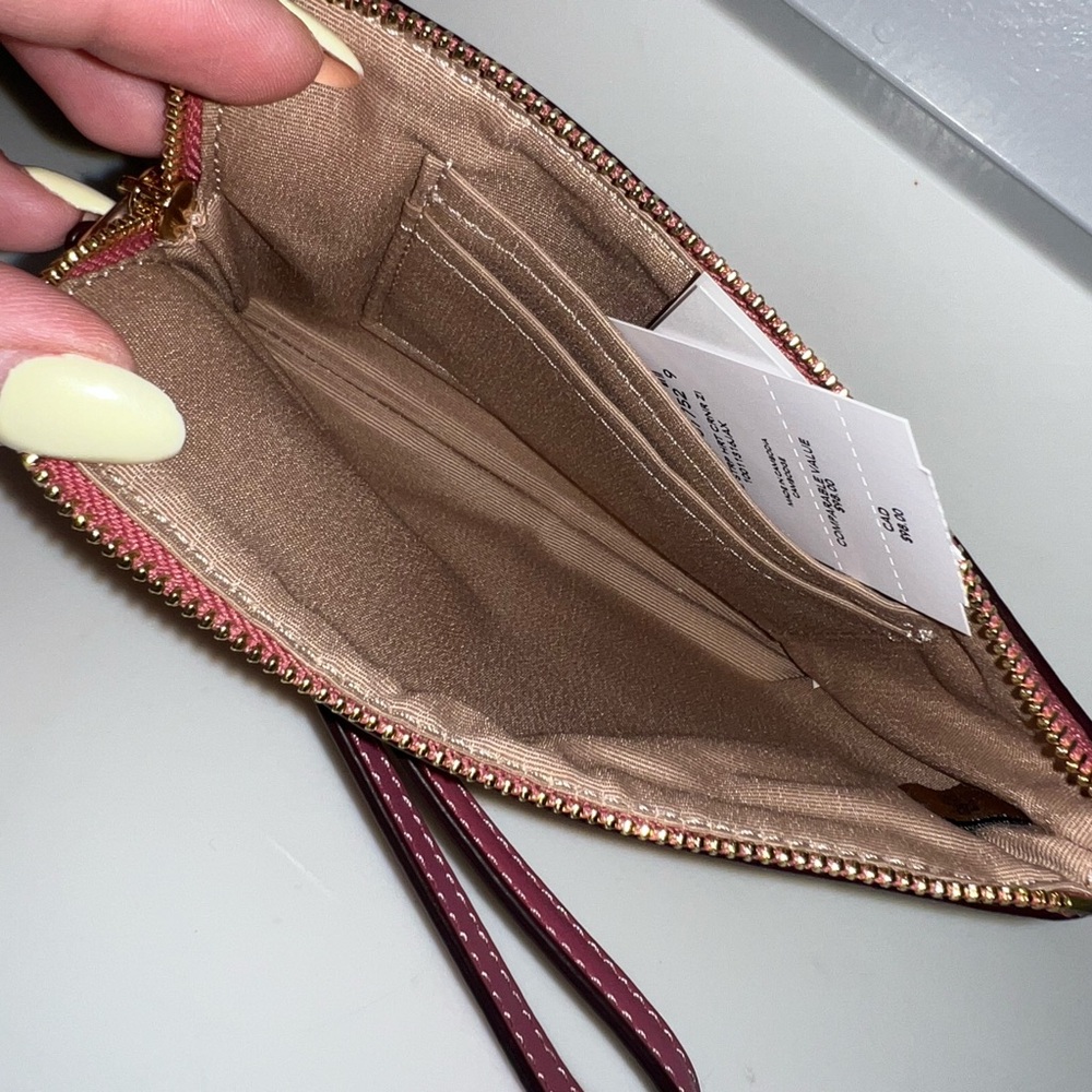Coach NWT Khaki Hearts Corner Zip Wallet - Picture 2 of 3
